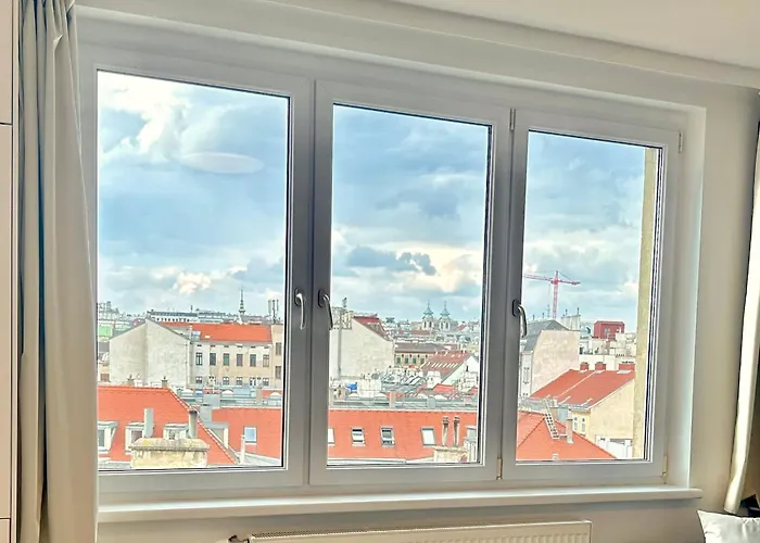 Bright Design 3 Mins From Naschmarkt & U4 *