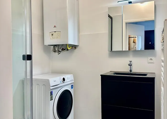 Bright Design 3 Mins From Naschmarkt & U4 Apartmán