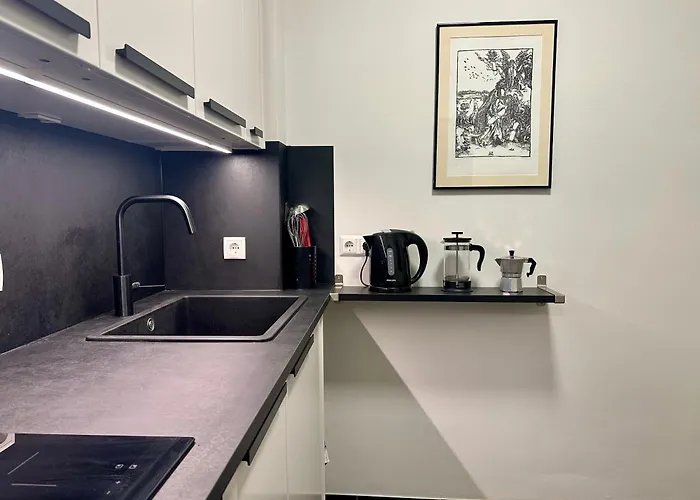 Bright Design 3 Mins From Naschmarkt & U4 *